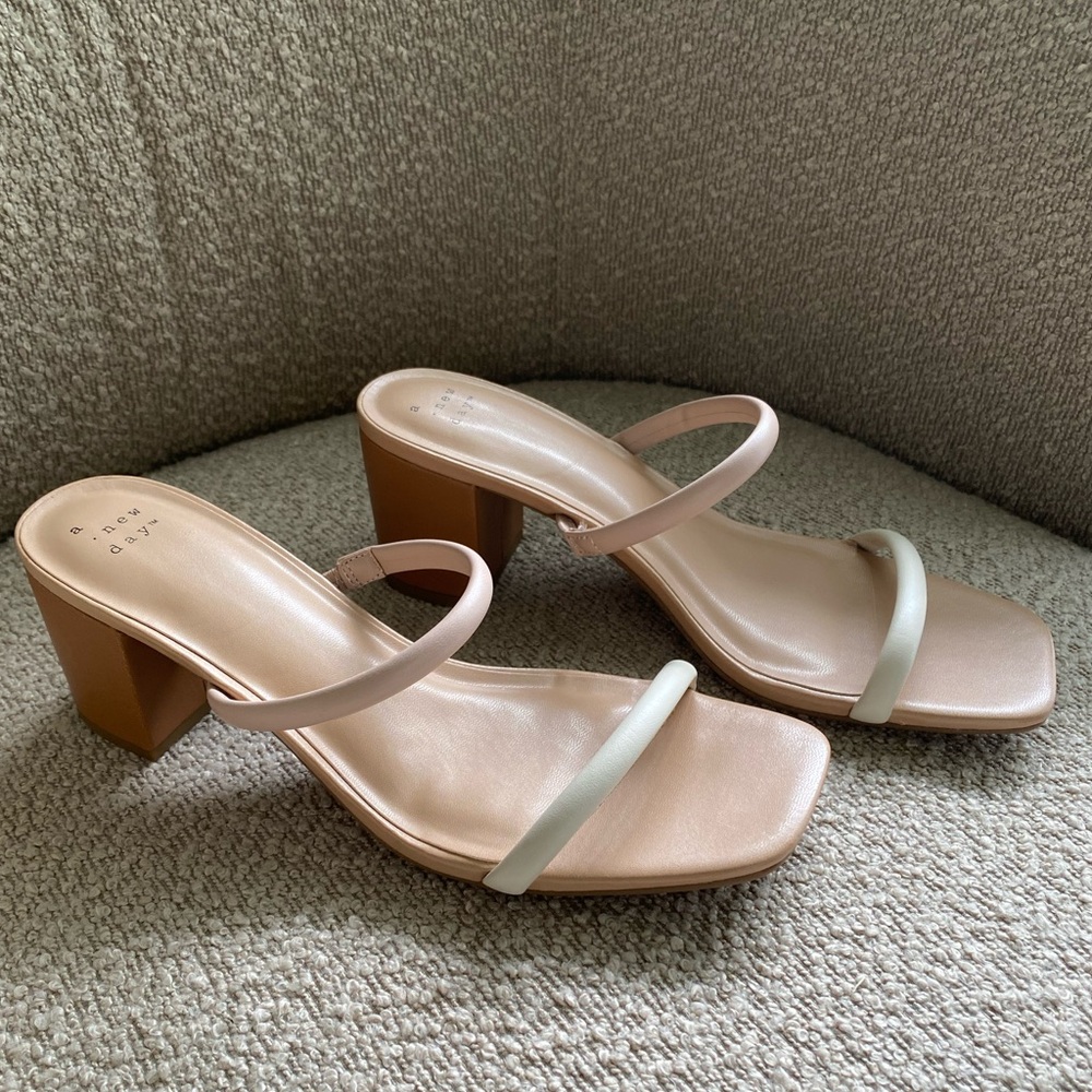 Women’s Two-Tone Block Heel Sandals - Cream and Tan